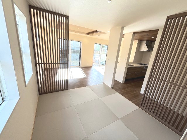 【和室】 | 大野城市つつじヶ丘3丁目　1号棟（全2棟）【仲介手数料無料・0円】 | 現地写真。1階和室です。