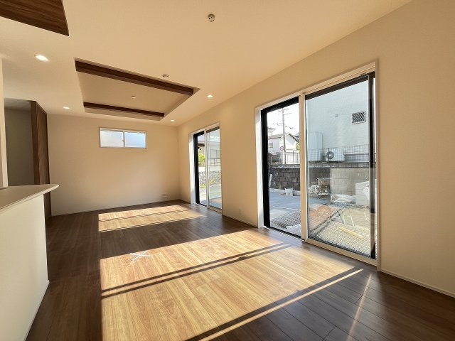 【居間・リビング】 | 大野城市つつじヶ丘3丁目　1号棟（全2棟）【仲介手数料無料・0円】 | 現地写真。