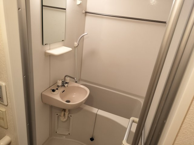 レオパレス三ッ沢上町Ⅱの浴室