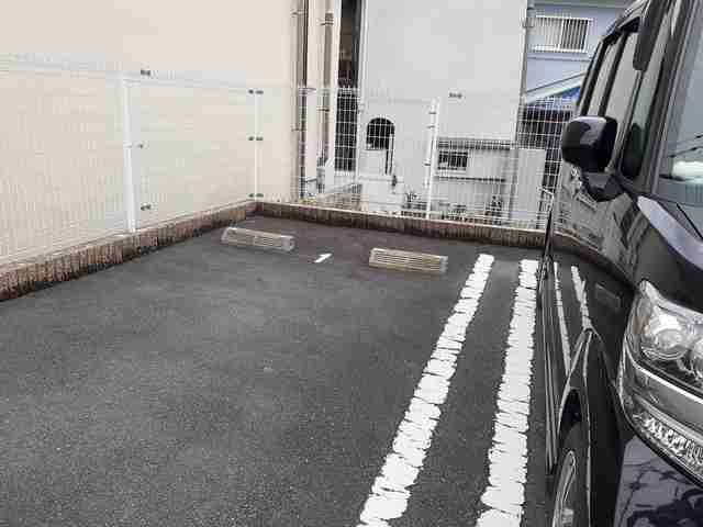 カスカードの駐車場
