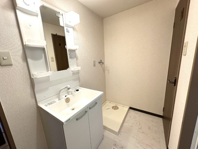 【独立洗面台】 | サンルミエール