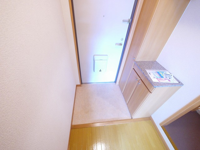 アンソレイエ　（前裁町）の玄関|玄関です