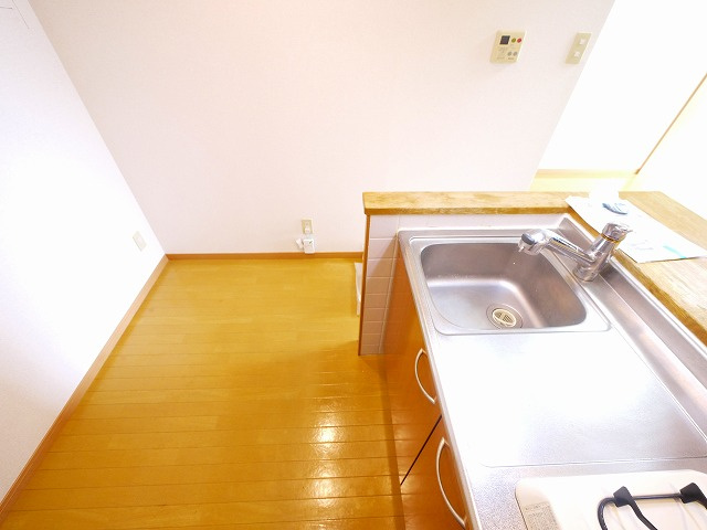 アンソレイエ　（前裁町）のキッチン|お料理しやすいキッチンです