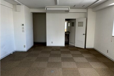 第3オオタビルの内装