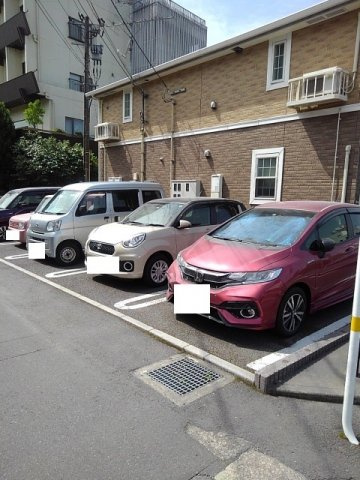 ガーデンハウス　セレノの駐車場