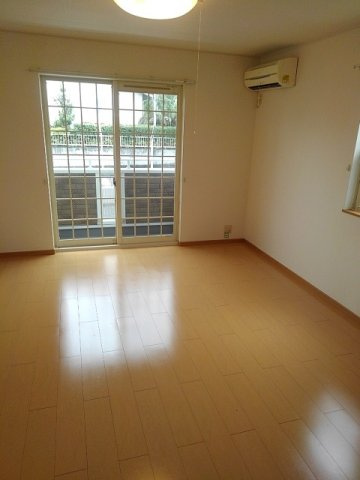 ガーデンハウス　セレノの居間・リビング