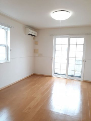 ガーデンコート　Ｃの居間・リビング