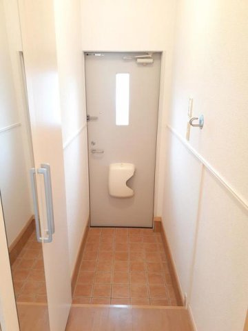 ガーデンコート　Ｃの玄関