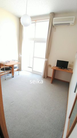 レオパレス４３８の居間・リビング