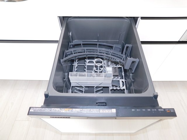 名古屋市南区滝春町の中古マンションのキッチン|◇食洗機◇　　家事の負担を軽減する便利な食洗機付き♪