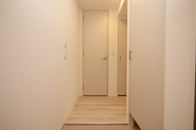 【玄関】 | アーバネックス南新町 | 収納もある玄関です