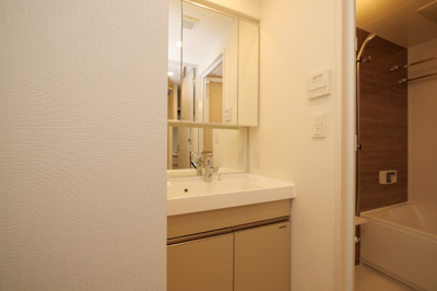 【独立洗面台】 | アーバネックス南新町 | 独立洗面台あり、毎朝おしゃれに忙しい女性の方におすすめです