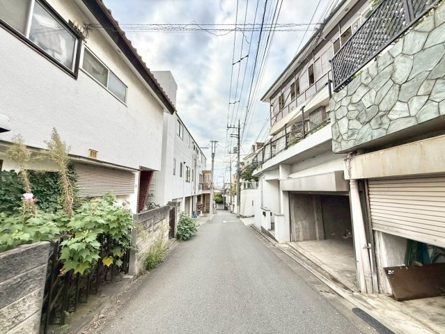 板橋区西台3丁目　建築条件無し売地の前面道路含む現地写真|2025.10.10撮影

内見希望・資料請求などお気軽にお問い合わせ下さい！
03-5990-5201