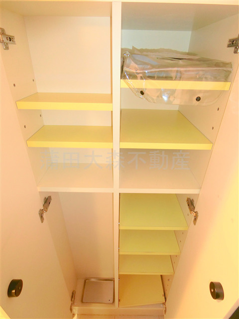 アデッソ大森の設備|玄関収納　シューズBOX　傘立て