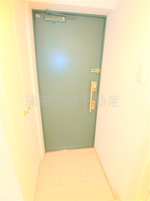 アデッソ大森の玄関