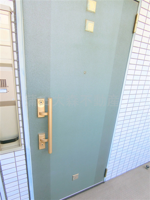 アデッソ大森の玄関