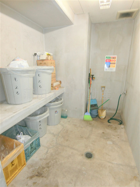 アデッソ大森のその他共用部分|曜日時間関係なくゴミ出し可能なゴミ捨て場！