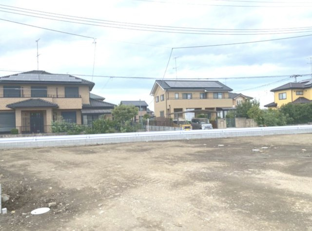【前面道路含む現地写真】 | 羽生市大字上岩瀬　新築戸建　全12棟　1号棟