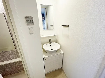 【洗面所】 | エスリード大阪城PREMIER | 使いやすい独立洗面台です