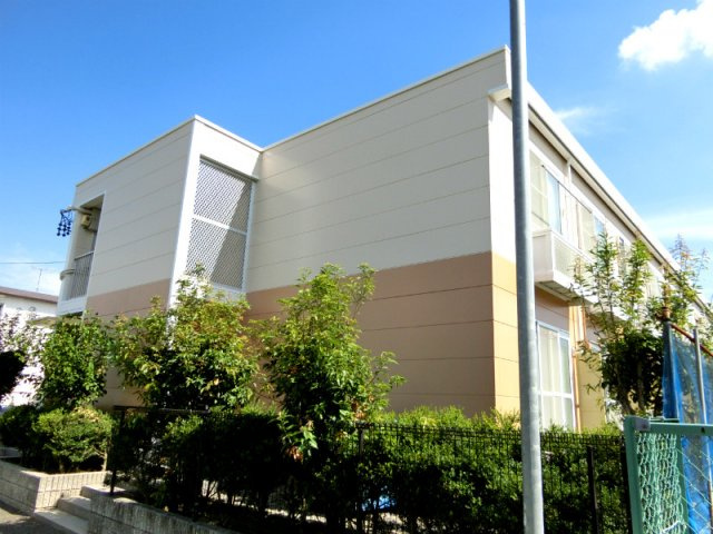 レオパレス中島の外観