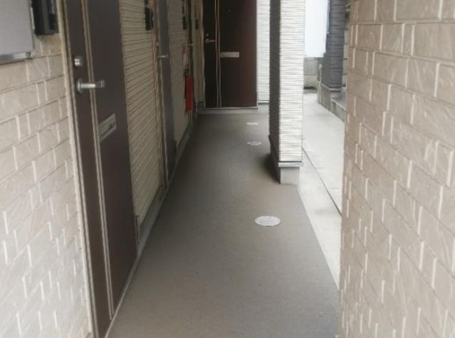 ROSSO上北沢のエントランス