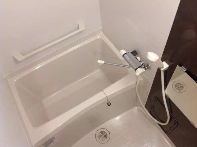 レオネクストおとがわⅡの浴室|同タイプ物件の写真です。浴室乾燥機付き