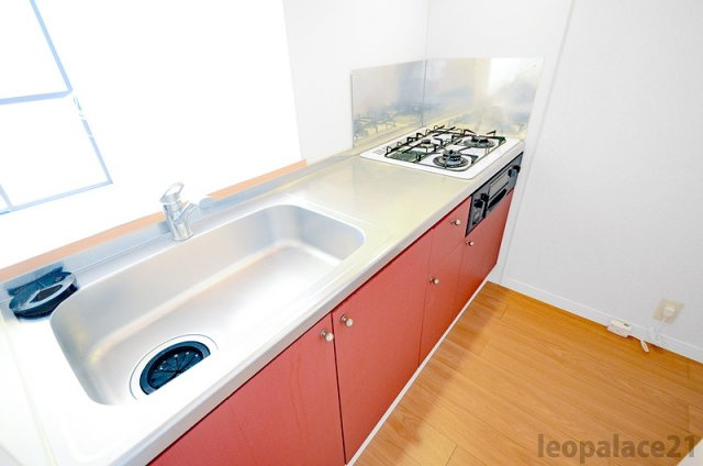 レオパレス井内のキッチン|実際と異なる場合がございます。