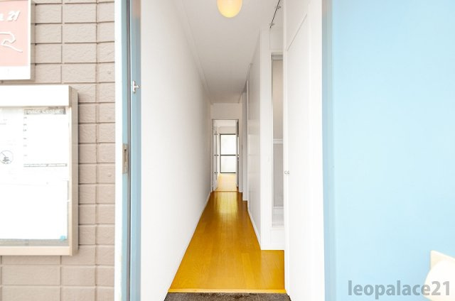 レオパレス井内の玄関|実際と異なる場合がございます。