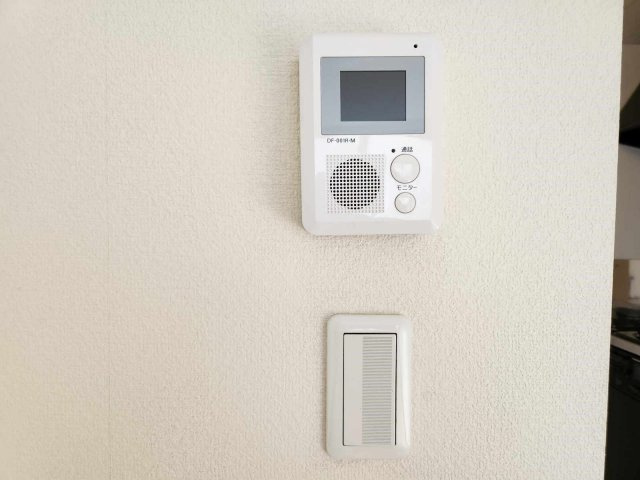 レオパレス井内のその他|TVモニター付きインターホン