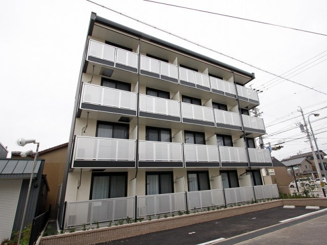 レオパレスセロームＢの外観