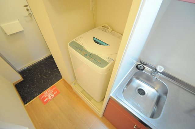 レオパレスバローネⅡの玄関|実際のお部屋と異なる場合がございます。