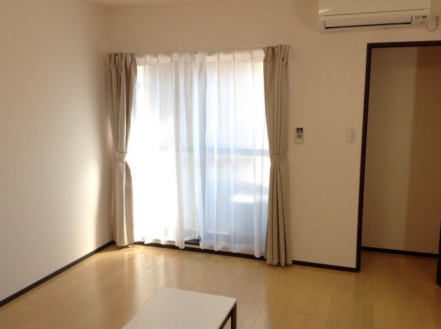 レオネクストおとがわⅡの居間・リビング|同タイプ物件の写真です。