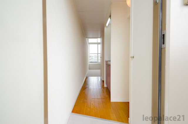 レオパレス岡崎ウエストの玄関|実際と異なる場合がございます。