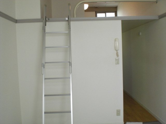 レオパレス岡崎ウエストのその他|使い方自由なロフト付き。