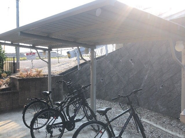 レオネクストラークヒルズのその他|駐輪場