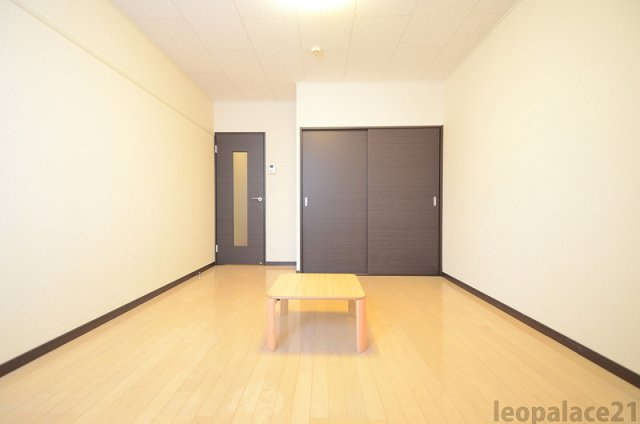 レオネクスト江口南の居間・リビング|実際のお部屋と異なる場合がございます。