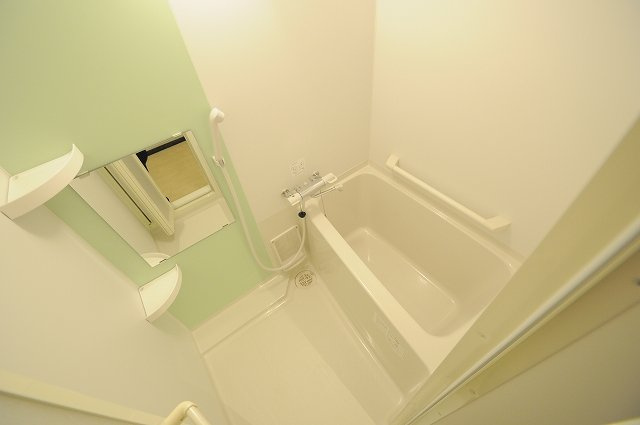 レオネクスト乙川の浴室|同タイプ物件写真です。