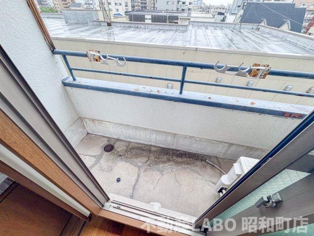 サンシティ中野のバルコニー