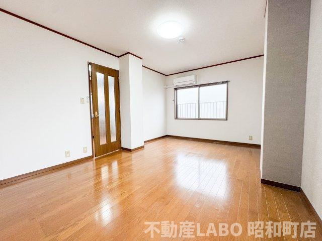 サンシティ中野の居間・リビング