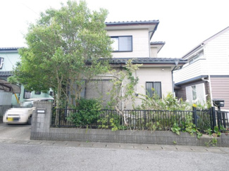 【外観】 | 東金市菱沼　中古戸建 | 平成10年11月築3LDK JR東金線求名駅徒歩約8分 閑静な分譲地内 幅員6m道路に接す