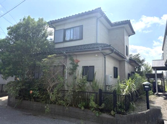 【外観】 | 東金市菱沼　中古戸建 | 平成10年11月築3LDK JR東金線求名駅徒歩約8分 閑静な分譲地内 幅員6m道路に接す