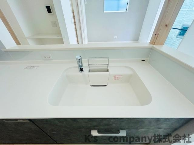 藤沢市辻堂元町2丁目　新築戸建　C棟のキッチン|人造大理石のおしゃれなシンク☆