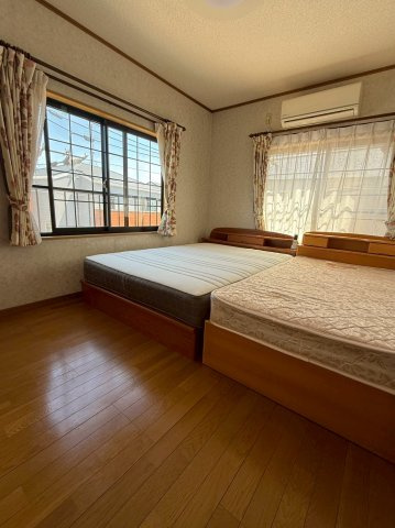 沖町　中古一戸建ての寝室|洋室6.0帖
■物件内覧・資金計画相談・住宅ローン相談、リフォーム相談、お問合せ受付中■
※当日・翌日のご内覧、ご相談はお電話でのお問合せがスムーズです！