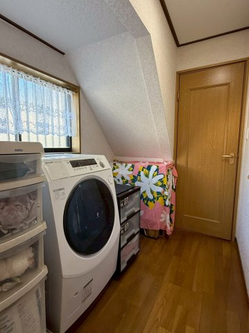 沖町　中古一戸建ての脱衣所|洗濯機置き場
■物件内覧・資金計画相談・住宅ローン相談、リフォーム相談、お問合せ受付中■
※当日・翌日のご内覧、ご相談はお電話でのお問合せがスムーズです！