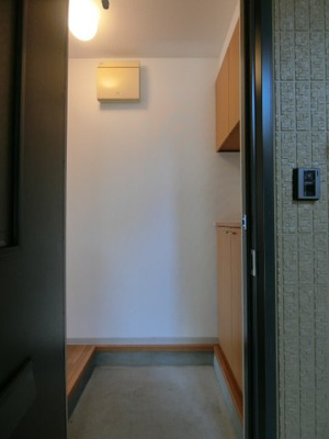 【玄関】 | ファミーユ中野A棟