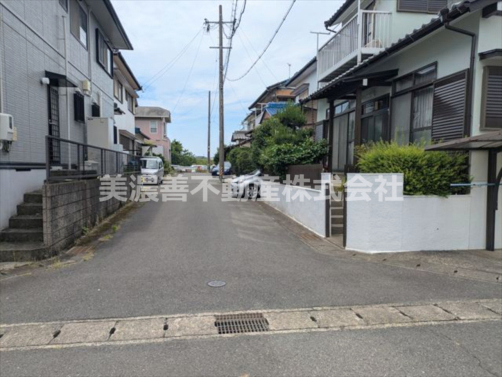 ６５５３１　岐阜市柳津町丸野土地の前面道路含む現地写真