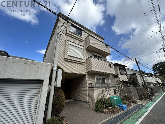 宅配BOX付きで不在時も安心☆