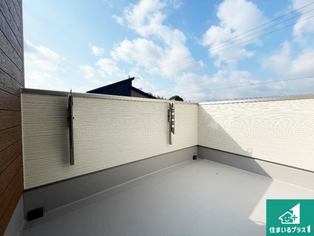 亀山市山下町　第1期　新築一戸建てのバルコニー|日当たりのよいバルコニー！お部屋が開放的に！

