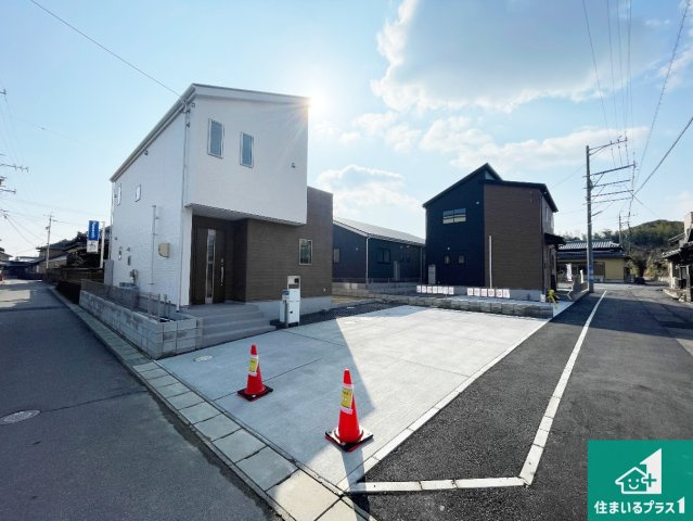 亀山市山下町　第1期　新築一戸建ての外観|現在建築中！落ち着いた街並みで新生活を始めることが出来そう！周辺の物件も併せてご紹介させて頂きます！