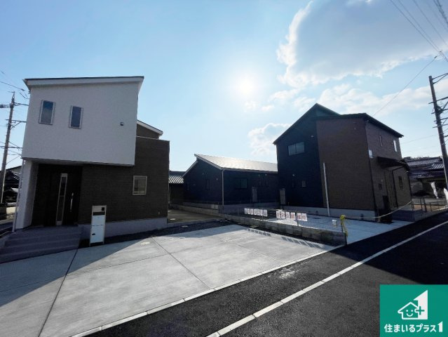 亀山市山下町　第1期　新築一戸建ての外観|現在建築中！落ち着いた街並みで新生活を始めることが出来そう！周辺の物件も併せてご紹介させて頂きます！